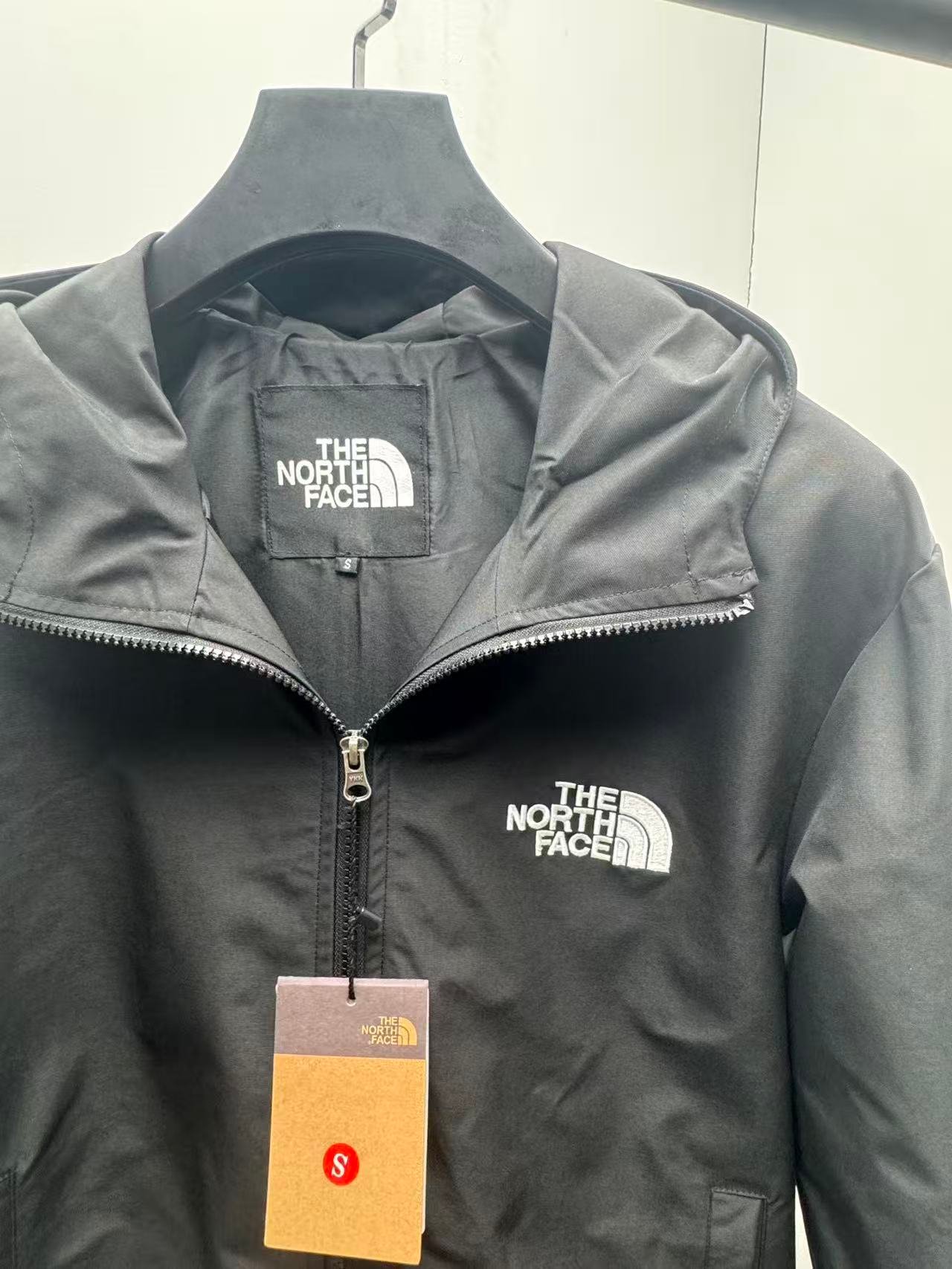 78-1 The North Face Jacket P70 - Image 1